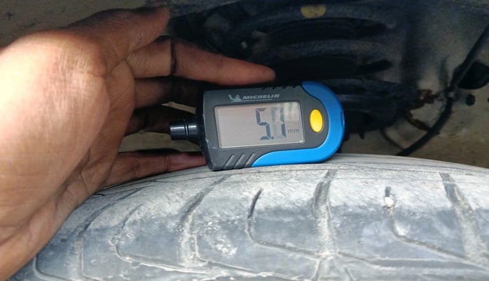 2016 Hyundai Creta SX 1.6 DIESEL, Diesel, Manual, 1,32,523 km, tyre