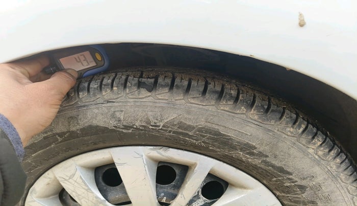 2013 Hyundai i10 MAGNA 1.2, Petrol, Manual, 82,571 km, tyre