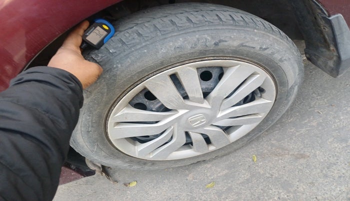 2014 Honda City 1.5L I-VTEC S MT, Petrol, Manual, 1,00,773 km, tyre