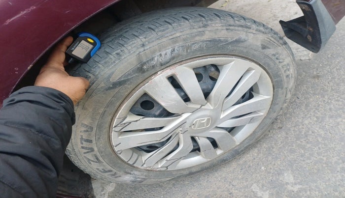 2014 Honda City 1.5L I-VTEC S MT, Petrol, Manual, 1,00,773 km, tyre