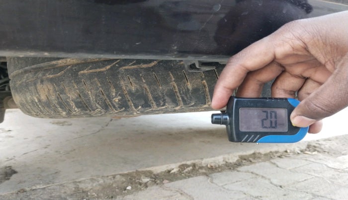 2019 Toyota Innova Crysta 2.4 ZX AT 7 STR, Diesel, Automatic, 1,16,662 km, tyre