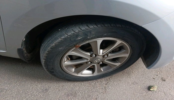 2015 Hyundai Grand i10 ASTA (O) 1.2 KAPPA VTVT, Petrol, Manual, 68,413 km, tyre