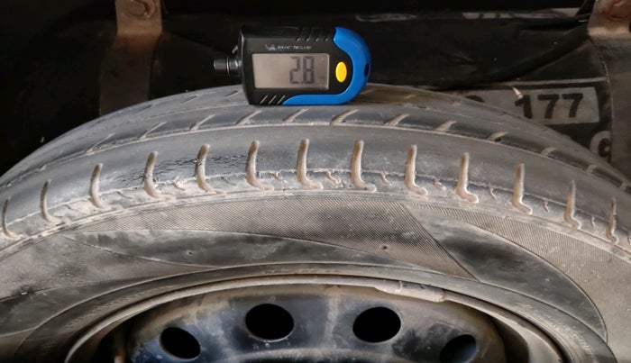 2011 Hyundai i10 ERA 1.1, Petrol, Manual, 93,165 km, tyre