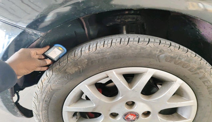 2010 Fiat Grand Punto EMOTION 1.3, Diesel, Manual, 1,36,291 km, tyre