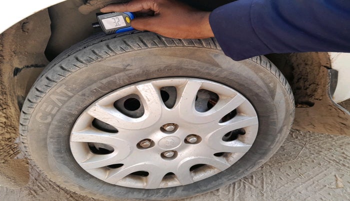 2010 Hyundai i20 MAGNA 1.2, Petrol, Manual, 1,52,690 km, tyre