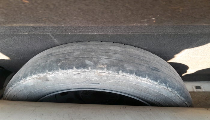 2010 Hyundai i20 MAGNA 1.2, Petrol, Manual, 1,52,690 km, tyre