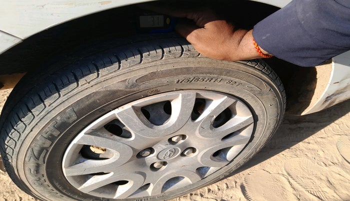 2010 Hyundai i20 MAGNA 1.2, Petrol, Manual, 1,52,690 km, tyre