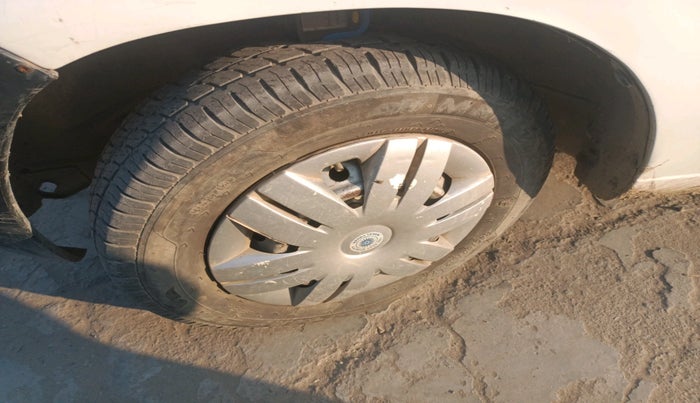 2012 Maruti Alto LX CNG, Petrol, Manual, 76,323 km, tyre