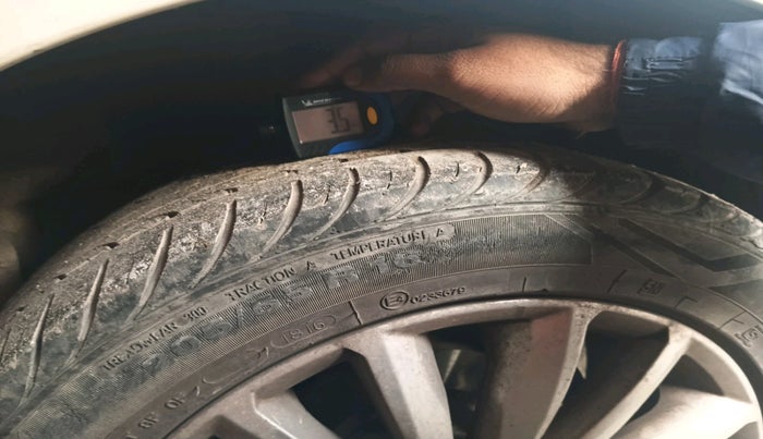 2016 Fiat Linea EMOTION 1.4 L T JET, Petrol, Manual, 40,821 km, tyre