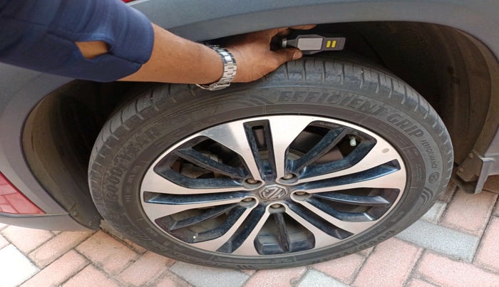 2021 MG HECTOR SHARP 1.5 PETROL CVT, Petrol, Automatic, 24,324 km, tyre