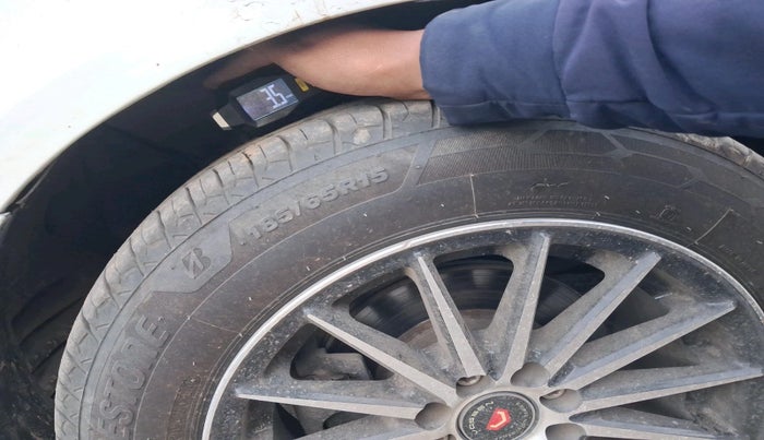 2012 Renault Scala RXZ DIESEL, Diesel, Manual, 1,10,328 km, tyre