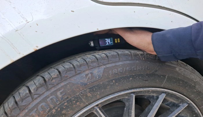 2012 Renault Scala RXZ DIESEL, Diesel, Manual, 1,10,328 km, tyre