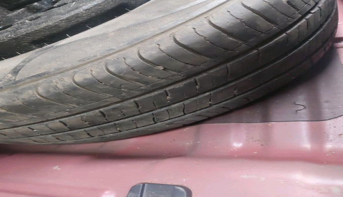 2017 Hyundai Creta SX PLUS 1.6 PETROL, Petrol, Manual, 33,800 km, tyre