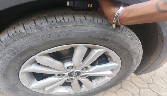 2017 Hyundai Creta SX PLUS 1.6 PETROL, Petrol, Manual, 33,800 km, tyre