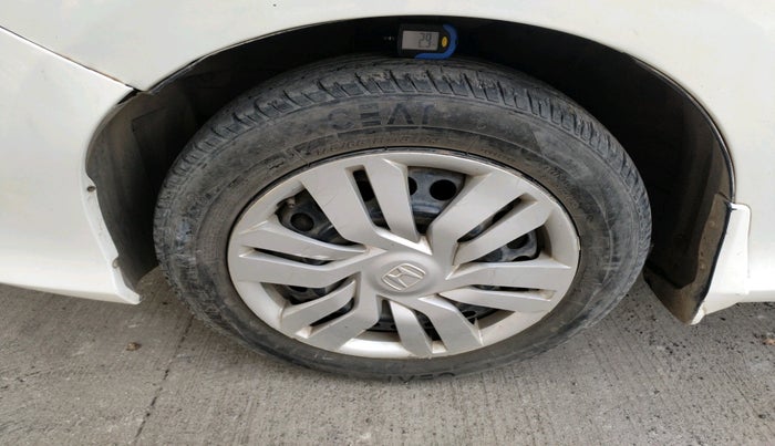 2014 Honda City 1.5L I-VTEC SV CVT, Petrol, Automatic, 1,10,164 km, tyre