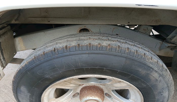 2017 Mahindra Bolero POWER PLUS SLX, Diesel, Manual, 68,248 km, tyre