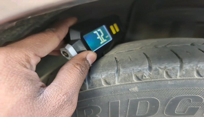 2016 Tata Tiago XE DIESEL, Diesel, Manual, 1,11,566 km, tyre