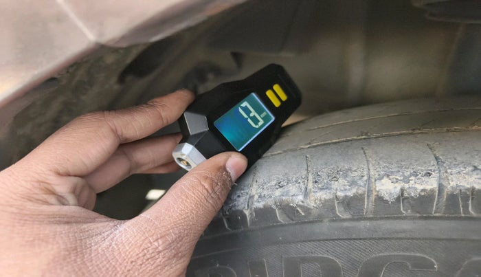 2016 Tata Tiago XE DIESEL, Diesel, Manual, 1,11,566 km, tyre