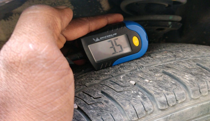 2012 Maruti Wagon R 1.0 LXI CNG, Petrol, Manual, 1,35,164 km, tyre