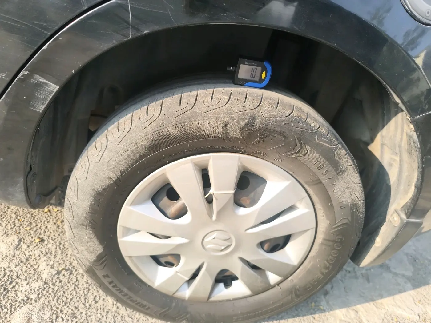 2013 Maruti Swift Dzire VXI, Petrol, Manual, 85,305 km, tyre