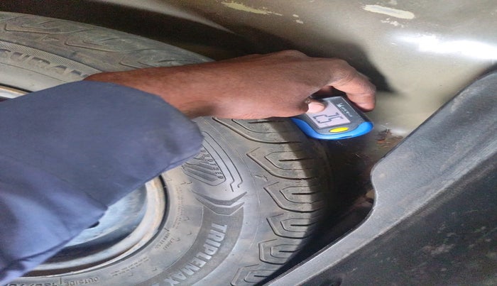 2013 Maruti Swift Dzire VXI, Petrol, Manual, 85,305 km, tyre