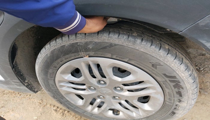 2024 KIA CARENS Premium (O) 1.5 Petrol 7 STR, Petrol, Manual, 42,801 km, tyre