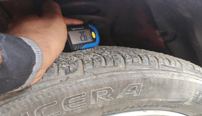 2016 Mahindra Kuv100 K8 5 STR, Petrol, Manual, 46,724 km, tyre