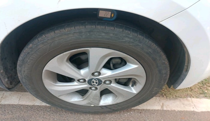 2019 Hyundai Xcent SX 1.2, Petrol, Manual, 69,731 km, tyre