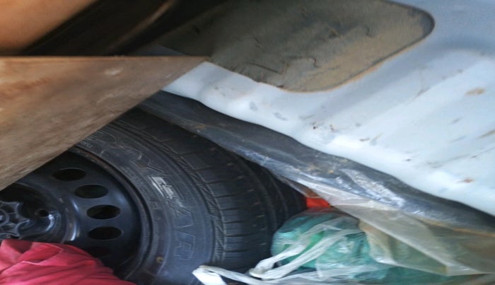 2017 Hyundai Grand i10 SPORTZ (O) 1.2 U2 CRDI, Diesel, Manual, 87,772 km, tyre