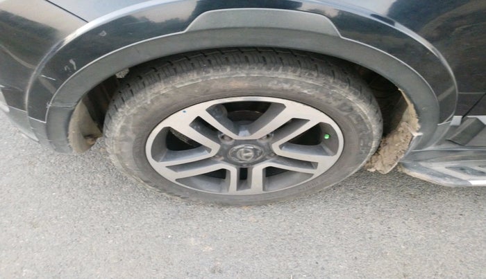 2018 Tata Hexa XTA 4X2 7 STR, Diesel, Automatic, 85,212 km, tyre