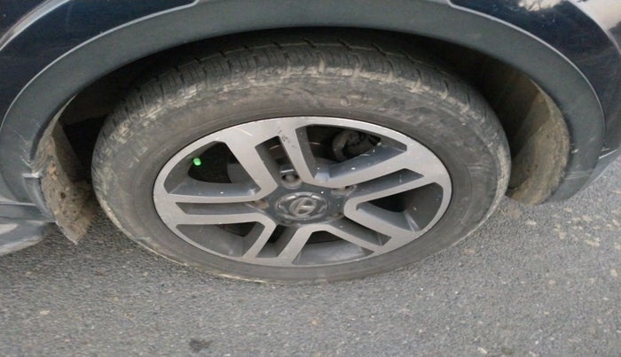 2018 Tata Hexa XTA 4X2 7 STR, Diesel, Automatic, 85,212 km, tyre