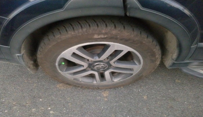 2018 Tata Hexa XTA 4X2 7 STR, Diesel, Automatic, 85,212 km, tyre