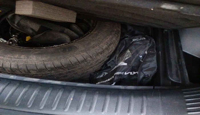 2022 KIA SELTOS HTX PETROL 1.5, Petrol, Manual, 37,955 km, tyre