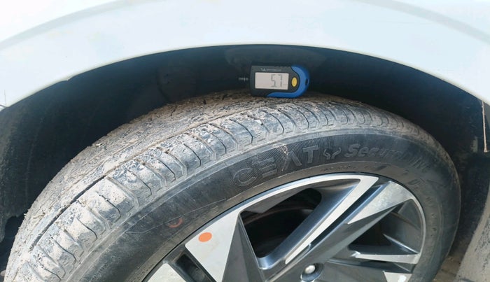 2022 Hyundai NEW I20 ASTA 1.2 MT, Petrol, Manual, 33,131 km, tyre