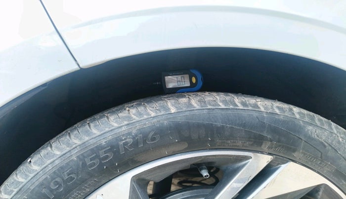 2022 Hyundai NEW I20 ASTA 1.2 MT, Petrol, Manual, 33,131 km, tyre