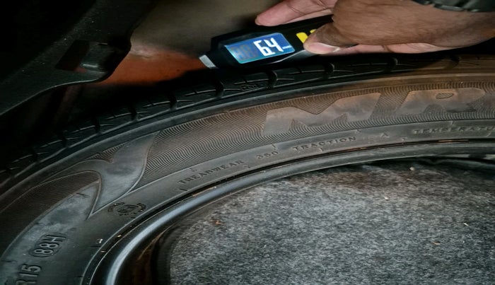 2018 Hyundai Elite i20 ASTA 1.2 (O), Petrol, Manual, 41,222 km, tyre