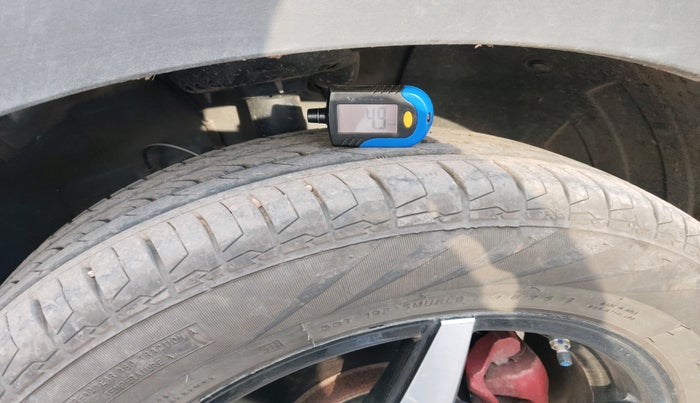 2024 Hyundai VENUE S 1.2, Petrol, Manual, 16,597 km, tyre