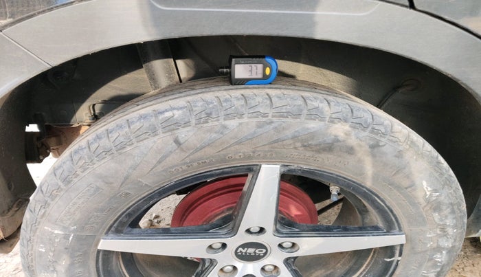 2024 Hyundai VENUE S 1.2, Petrol, Manual, 16,597 km, tyre