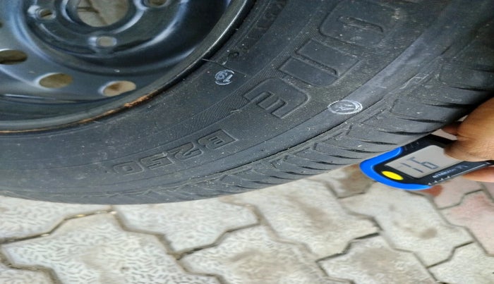 2015 Hyundai i10 MAGNA 1.1, Petrol, Manual, 24,459 km, tyre