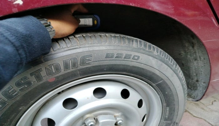 2015 Hyundai i10 MAGNA 1.1, Petrol, Manual, 24,459 km, tyre