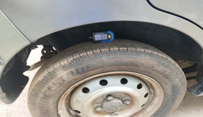 2012 Maruti Wagon R 1.0 LXI, Petrol, Manual, 32,451 km, tyre