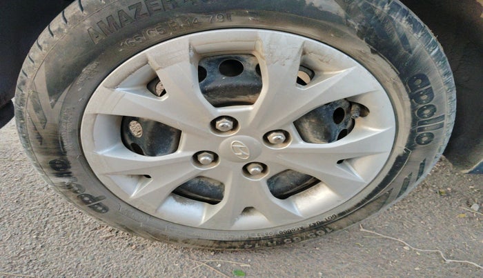 2014 Hyundai Grand i10 MAGNA 1.1 CRDI, Diesel, Manual, 1,05,866 km, tyre