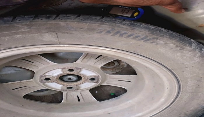 2011 Hyundai i20 SPORTZ 1.2, Petrol, Manual, 1,77,955 km, tyre