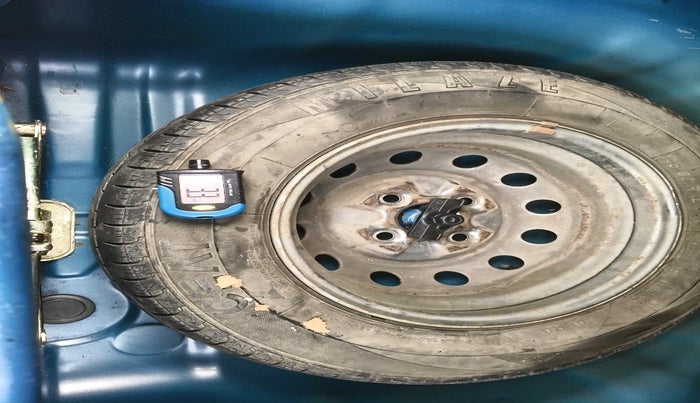 2016 Hyundai Eon ERA PLUS (O), Petrol, Manual, 28,215 km, tyre