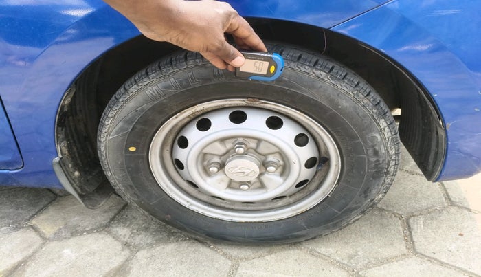 2016 Hyundai Eon ERA PLUS (O), Petrol, Manual, 28,215 km, tyre