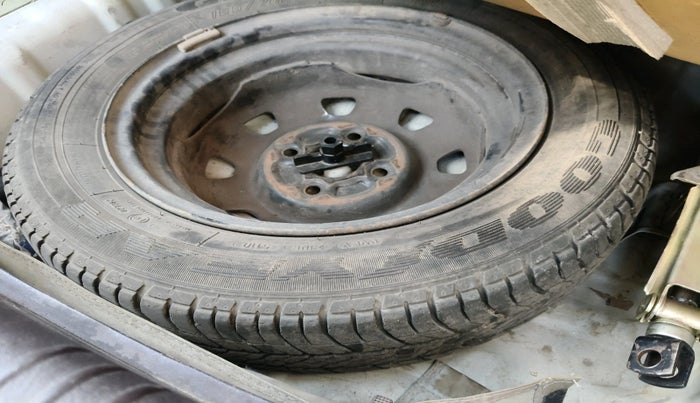 2011 Hyundai Santro Xing GLS, Petrol, Manual, 65,084 km, tyre