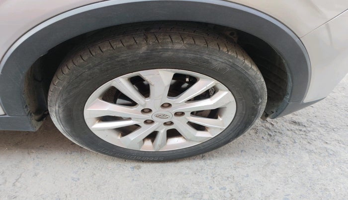 2019 Mahindra XUV300 W8 1.2 PETROL, Petrol, Manual, 68,005 km, tyre