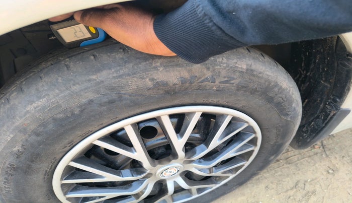 2017 Maruti Swift Dzire VDI, Diesel, Manual, 86,791 km, tyre