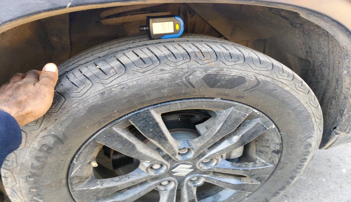 2018 Maruti Vitara Brezza ZDI, Diesel, Manual, 57,450 km, tyre