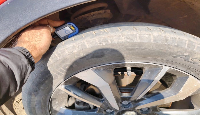 2019 Mahindra XUV300 W8 (O) 1.5 DIESEL, Diesel, Manual, 89,237 km, tyre